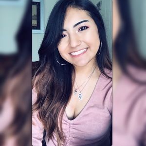 Meet your Posher, Valeria